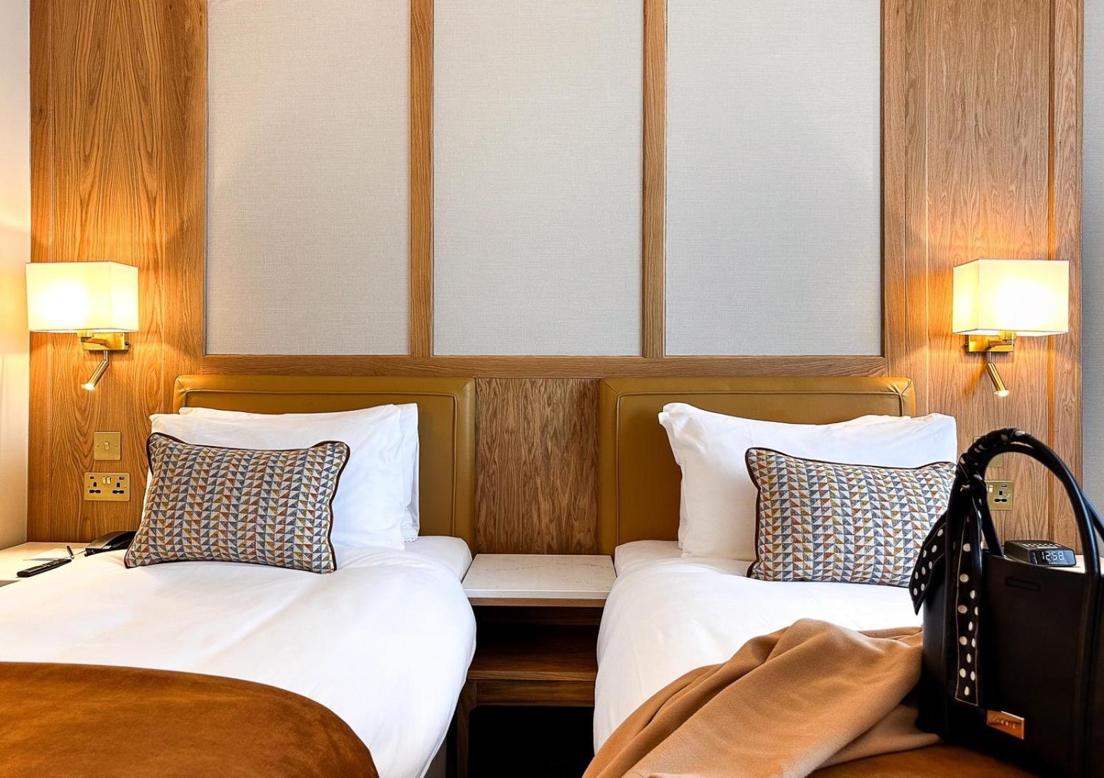 Skylon Hotel 4*